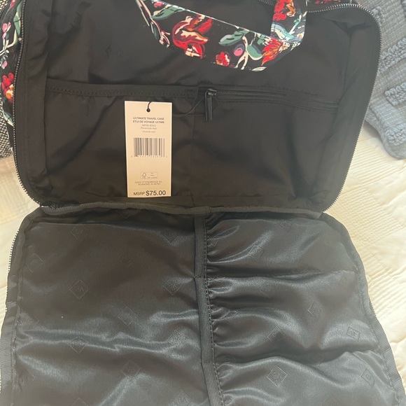 NWT Vera Bradley travel case - Picture 4 of 5